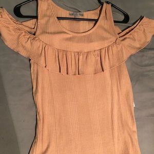 Tank top with ruffled shoulders
